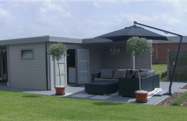 Eigentijds tuinhuis met lounge